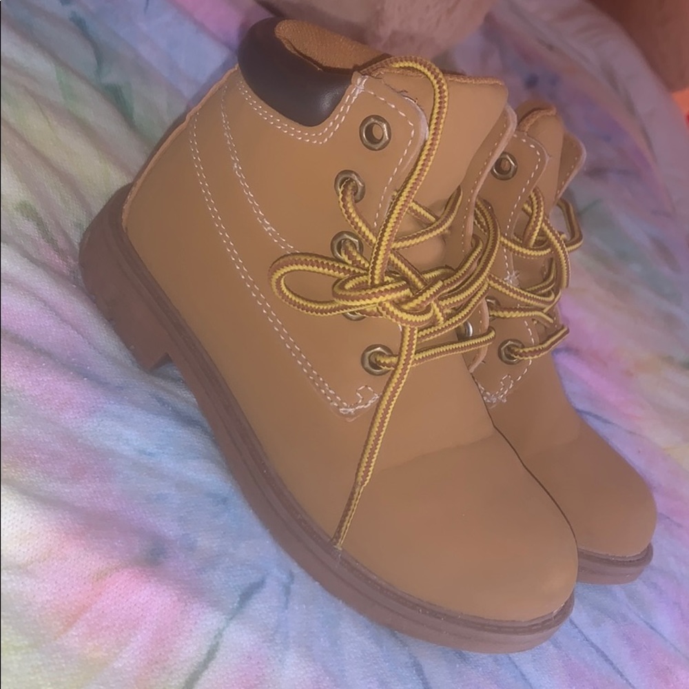 Kids size 12 Sonoma boots